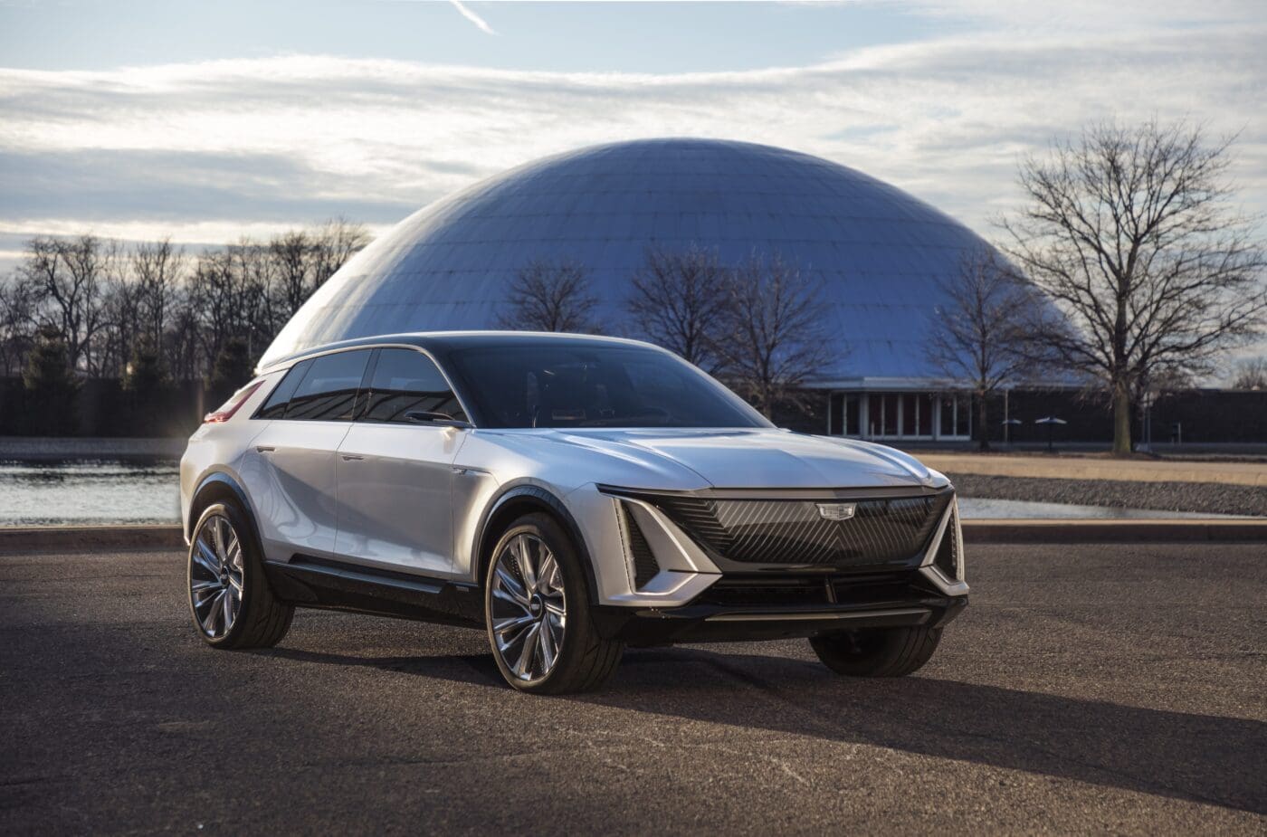 Cadillac LYRIQ pairs next-generation battery technology with a b
