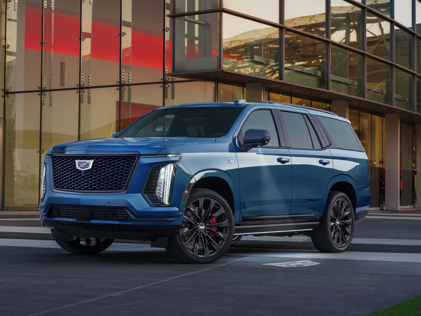 You Can Buy The Cadillac Escalade, GMC Yukon & Chevrolet Silverado In The UK