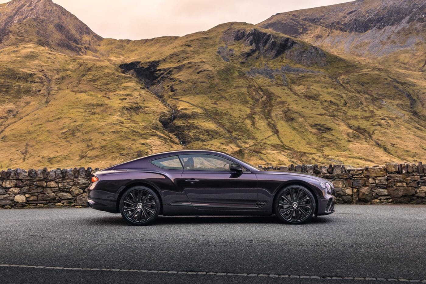 Bentley Fades To Black With The Continental GT Mulliner Blackline