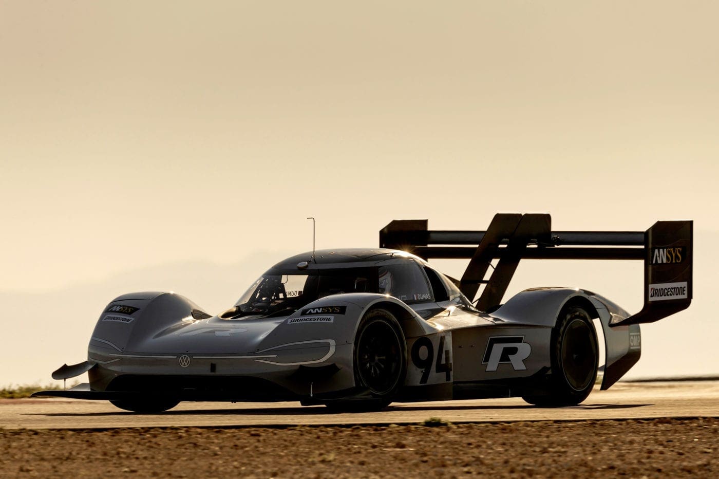 The continuing development of the Volkswagen ID. R to make the r