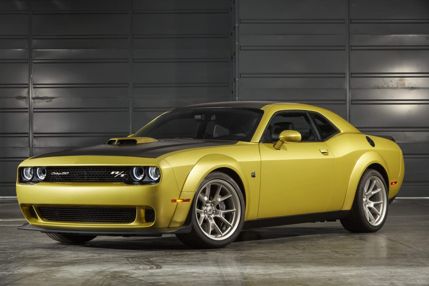 For the first time ever, Shaker hood scoop available on Challeng