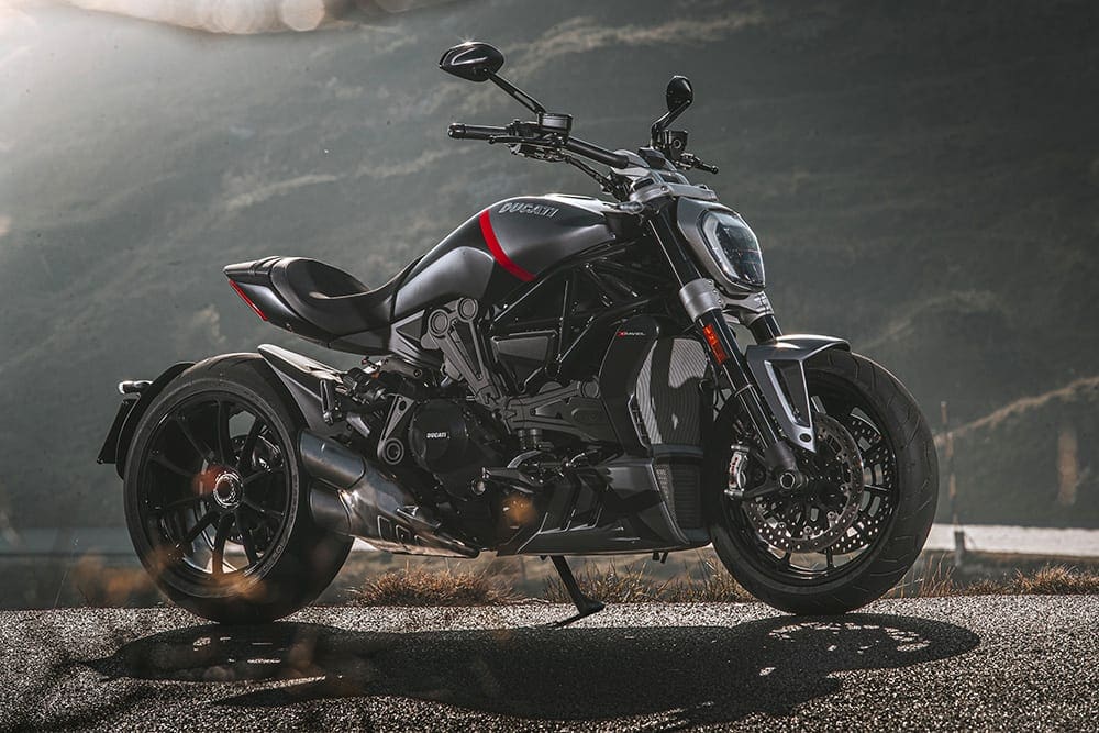 DUCATI XDIAVEL BLACK STAR AMBIENCE 3 UC209715 Low