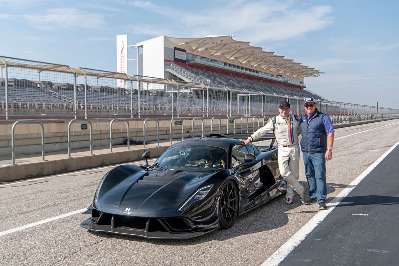 DavidDonohue(l)andJohnHennessey(r)withVenomF5Revolution HennesseyDevelopmentDriver003