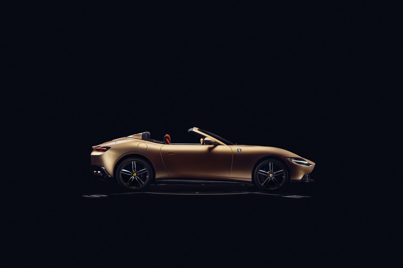 ferrari toma made in italy イタリア製　つなぎ　11 Ferrari Reveals New Tailor Made Roma Spider – duPont REGISTRY News