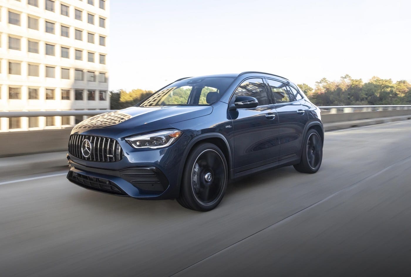 GLA Mercedes feature