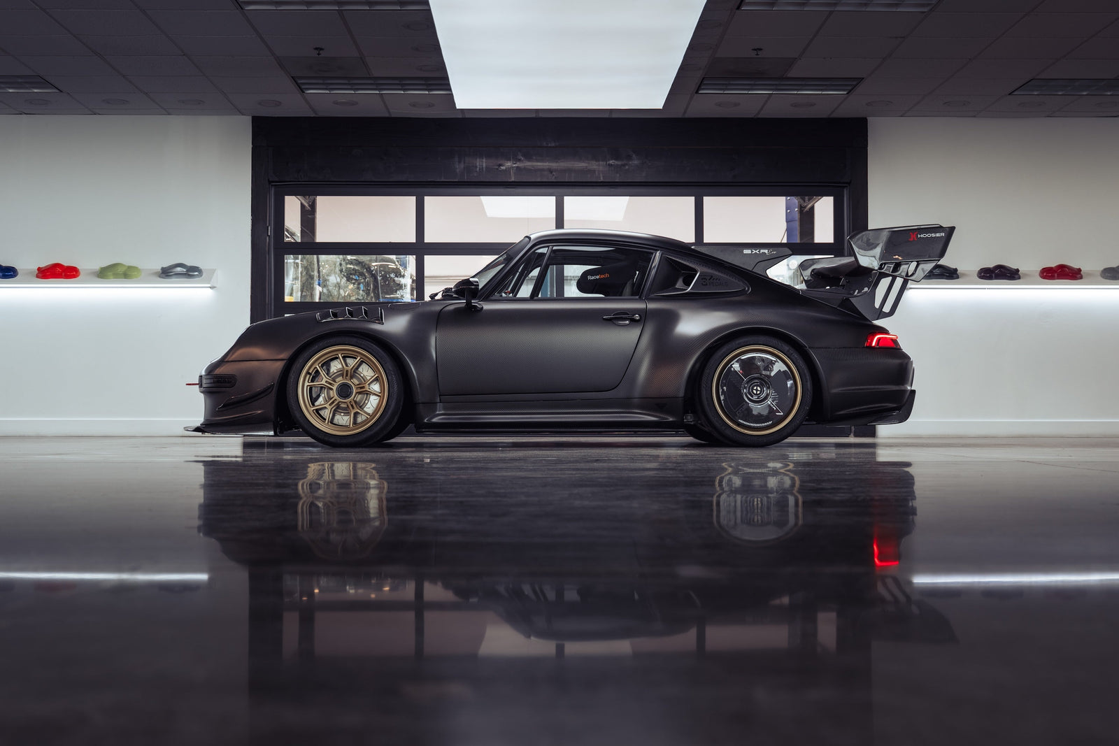 Gunther Werks GXR-Evo Is a 455-HP Carbon-Fiber Ode to Analog Performance