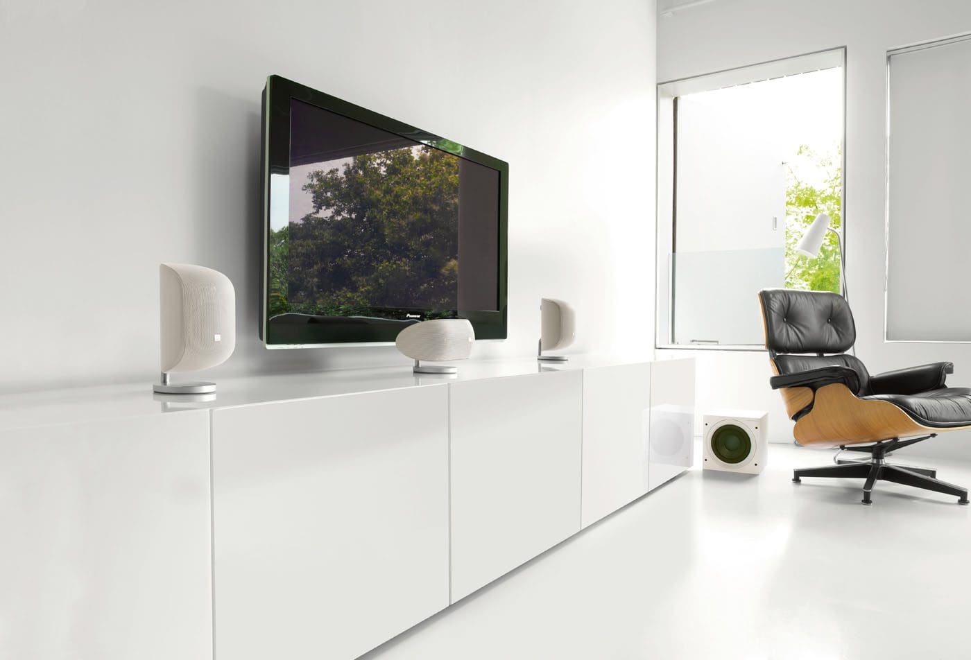 High M 1 and ASW608 Grille Off Matte White Living Room