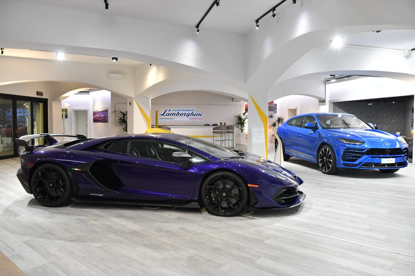 Lamborghini Lounge Feature
