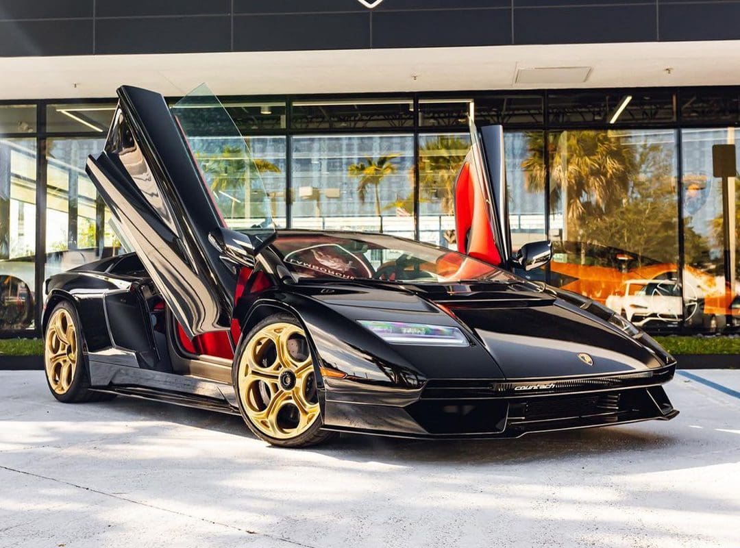 Lamborghini Palm Beach Countach Main