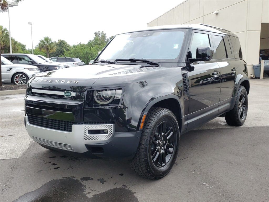 Land Rover Defender Feature