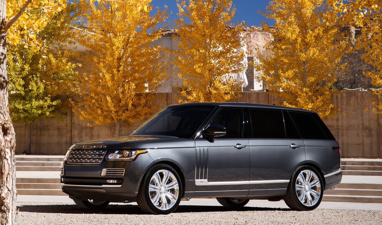 In the Driver's Seat: 2016 Range Rover LWB – duPont REGISTRY News