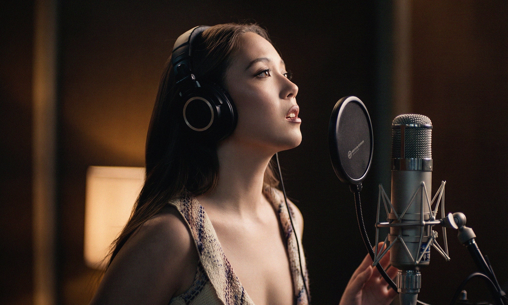 Lexus & Laufey Collaborate On New “100 Miles” Musical Project