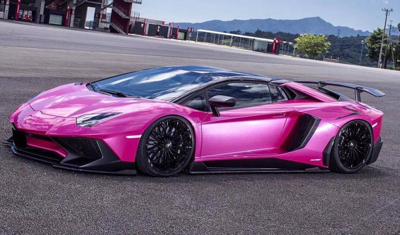 Liberty Walk Aventador Feature