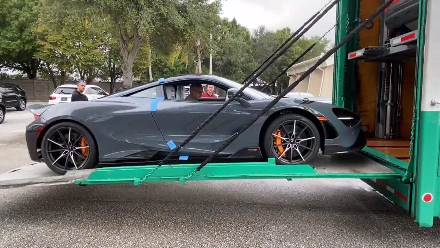 McLaren 765 LT Deliver