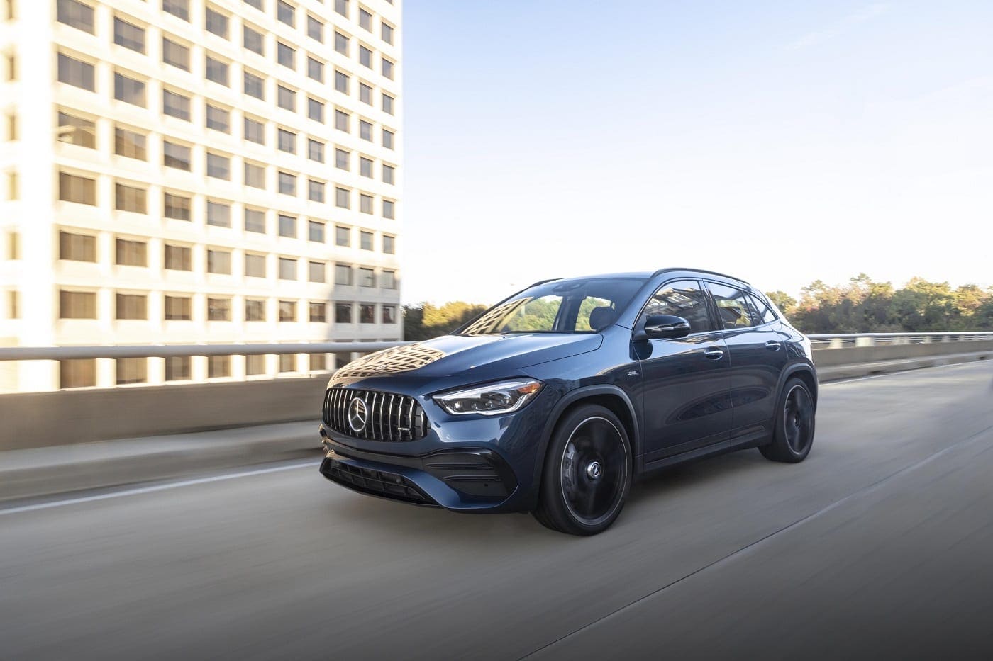 Mercedes GLA Feature