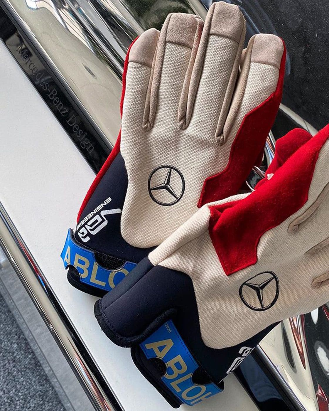 Mercedes-Gloves