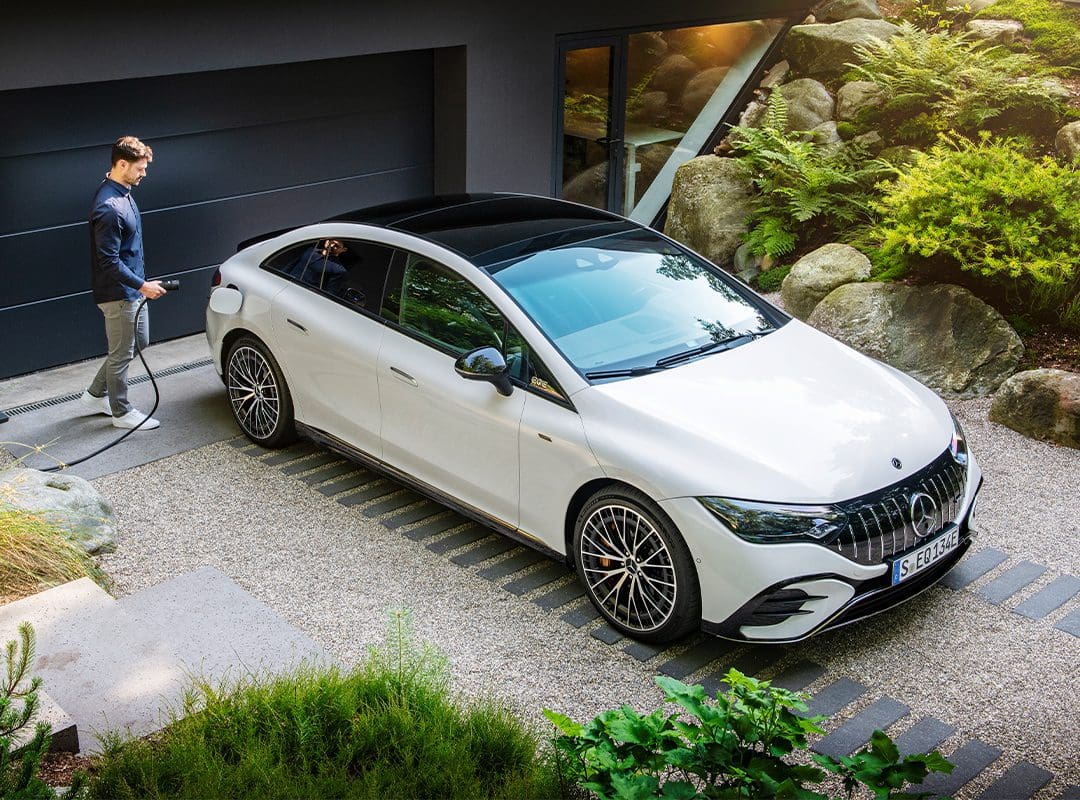 Mercedes Main