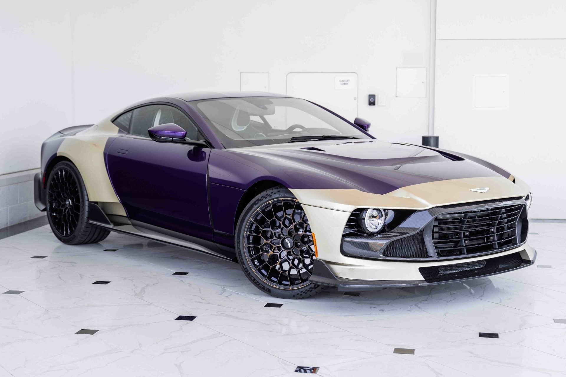 New 24 ASTON MARTIN VALOUR 17126 (9)