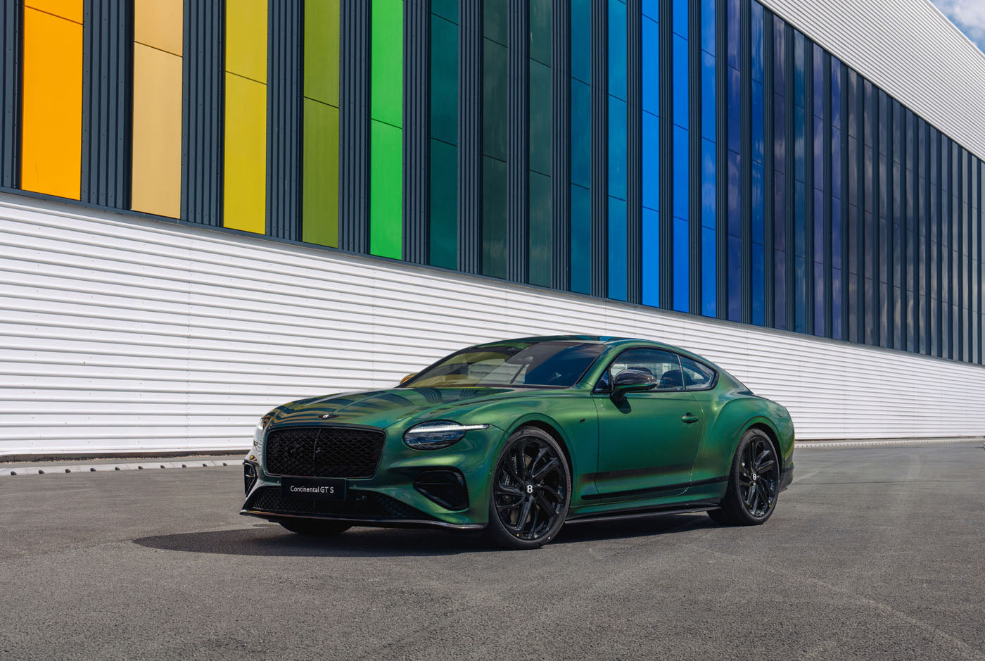 Bentley Launches New Spectraflair Finish With Its New Paint Shop