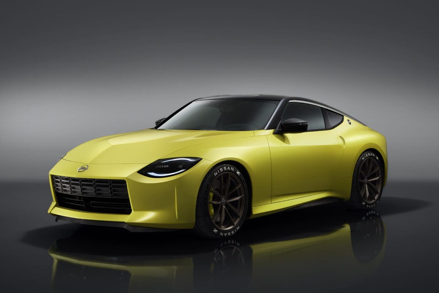 Nissan_Z_Proto_exterior_Front_Three quarter-source