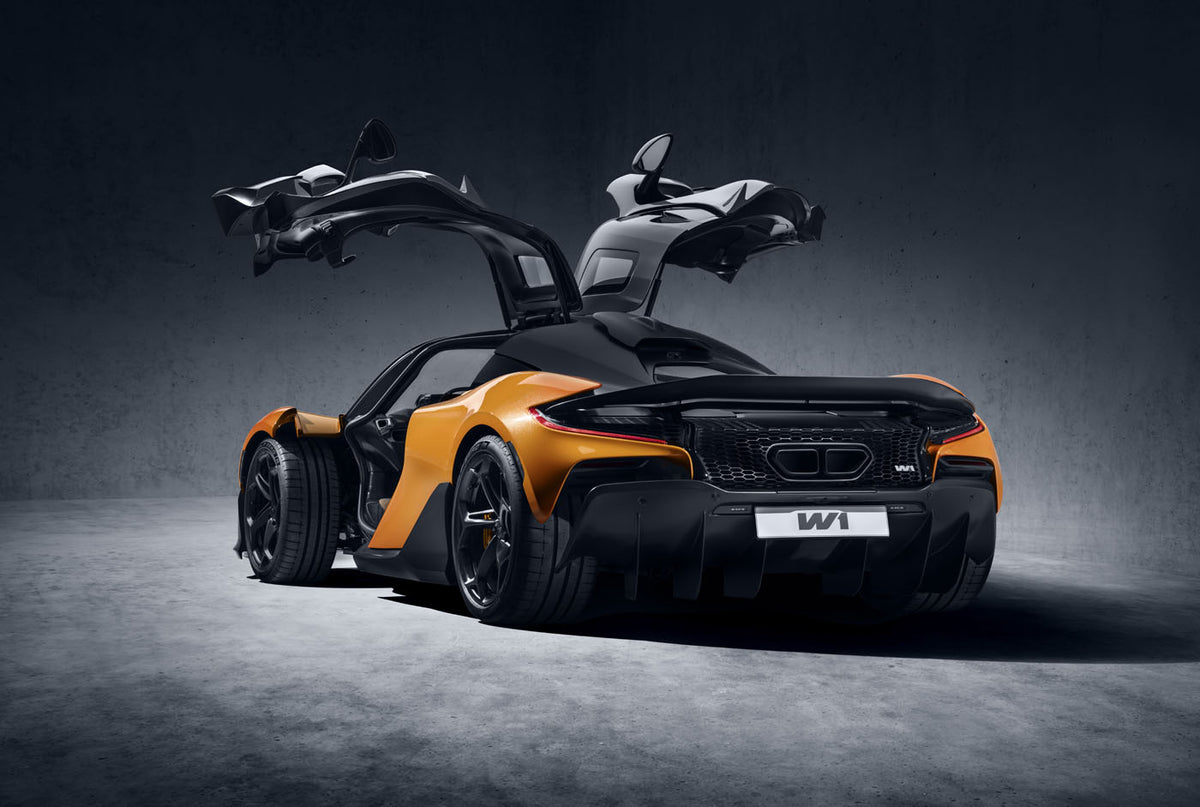 The Woking Fairway: McLaren’s Carbon-Fiber Pivot — image 2