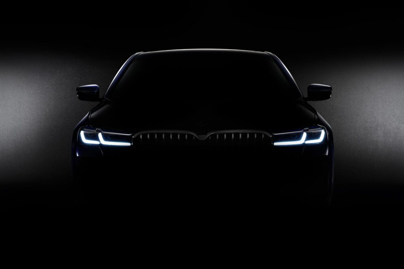 P90390163_highRes_digital-world-premie