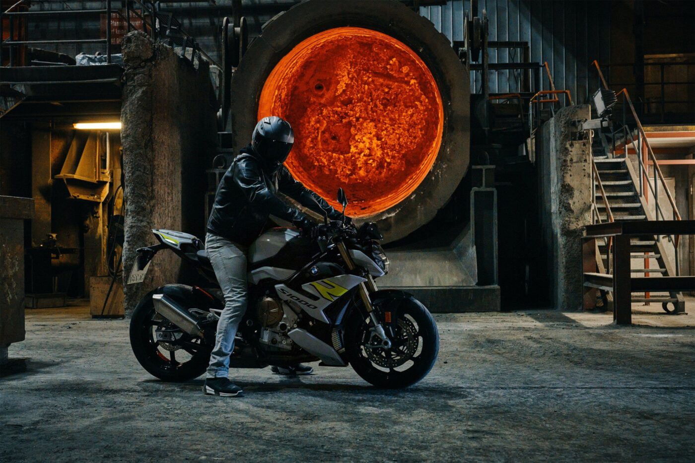 P90407542 lowRes the new bmw s 1000 r
