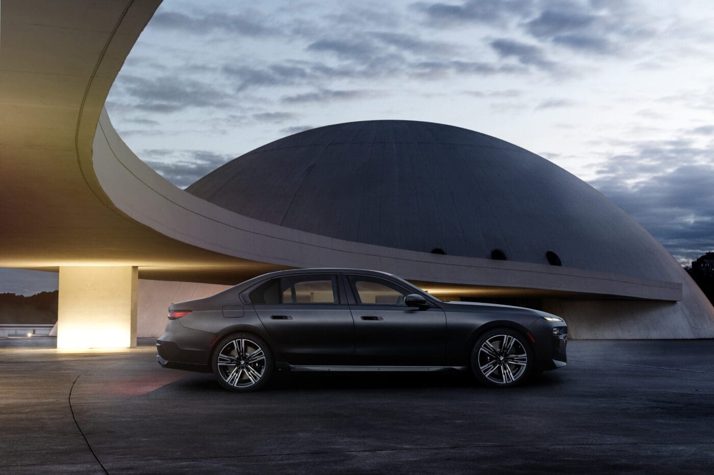 P90458156 The new BMW 760i xDrive. European model shown