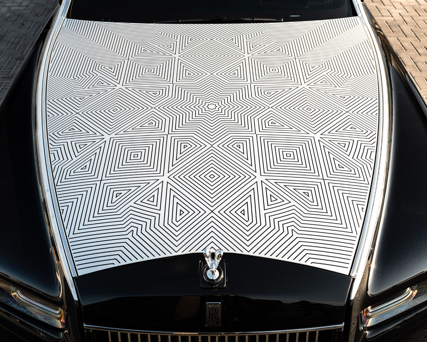 The New Rolls-Royce Phantom Arabesque Has The First Rolls-Royce Laser-Engraved Hood
