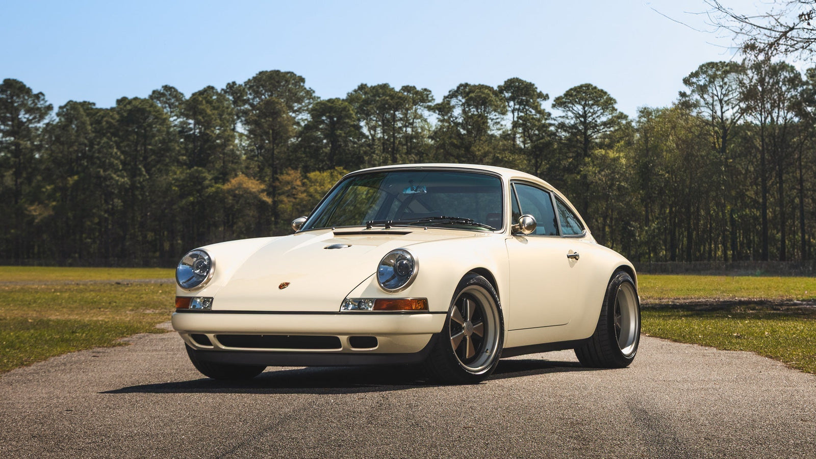 Porsche Air|Water Auction 2026: 1990 Porsche 911 Coupe Reimagined by Singer “Lindsey Commission”