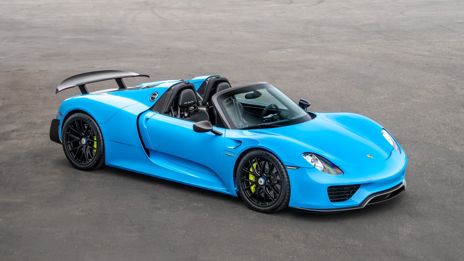 Porsche Air|Water Auction 2026: 2015 Porsche 918 Spyder Weissach Package