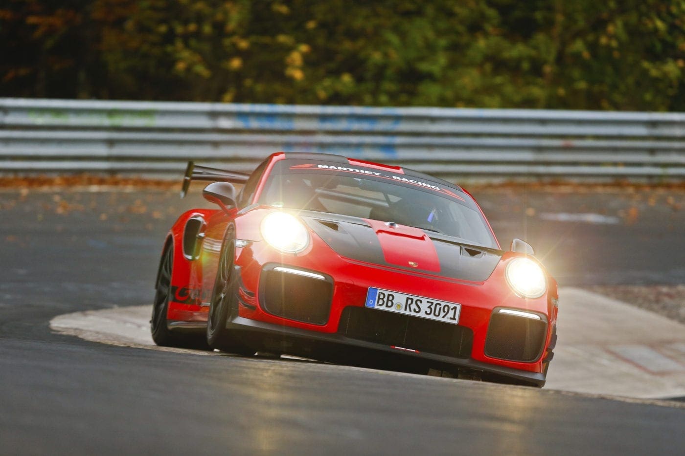 Porsche 911 GT2 RS MR (1)