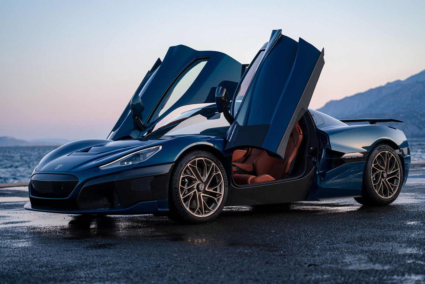 RIMAC NEVERA DYNAMIC 4