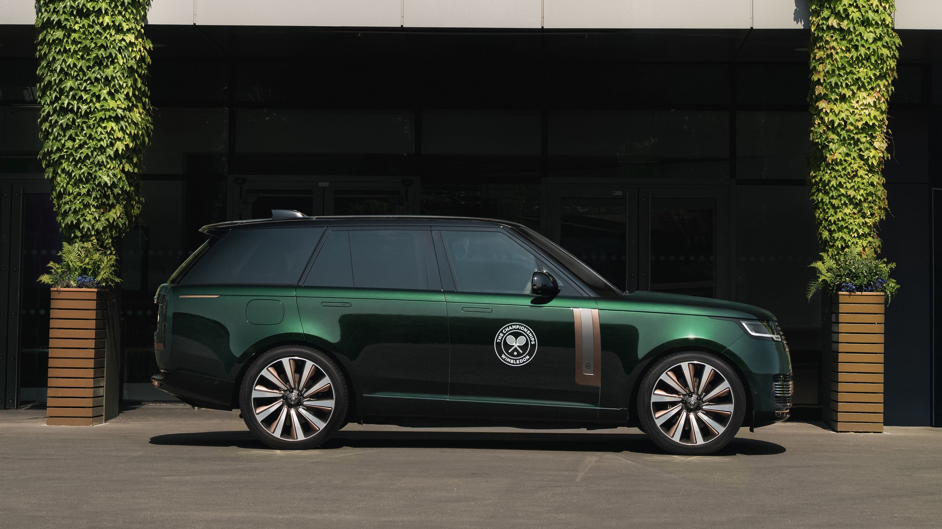 Range Rover Renews Partnership As Official Vehicle Of Wimbledon