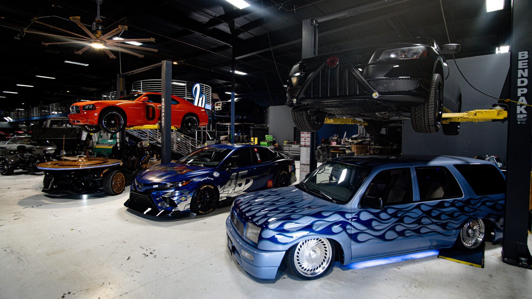 SC25_Dana Mecum_s 38th Original Spring Classic_West Coast Customs