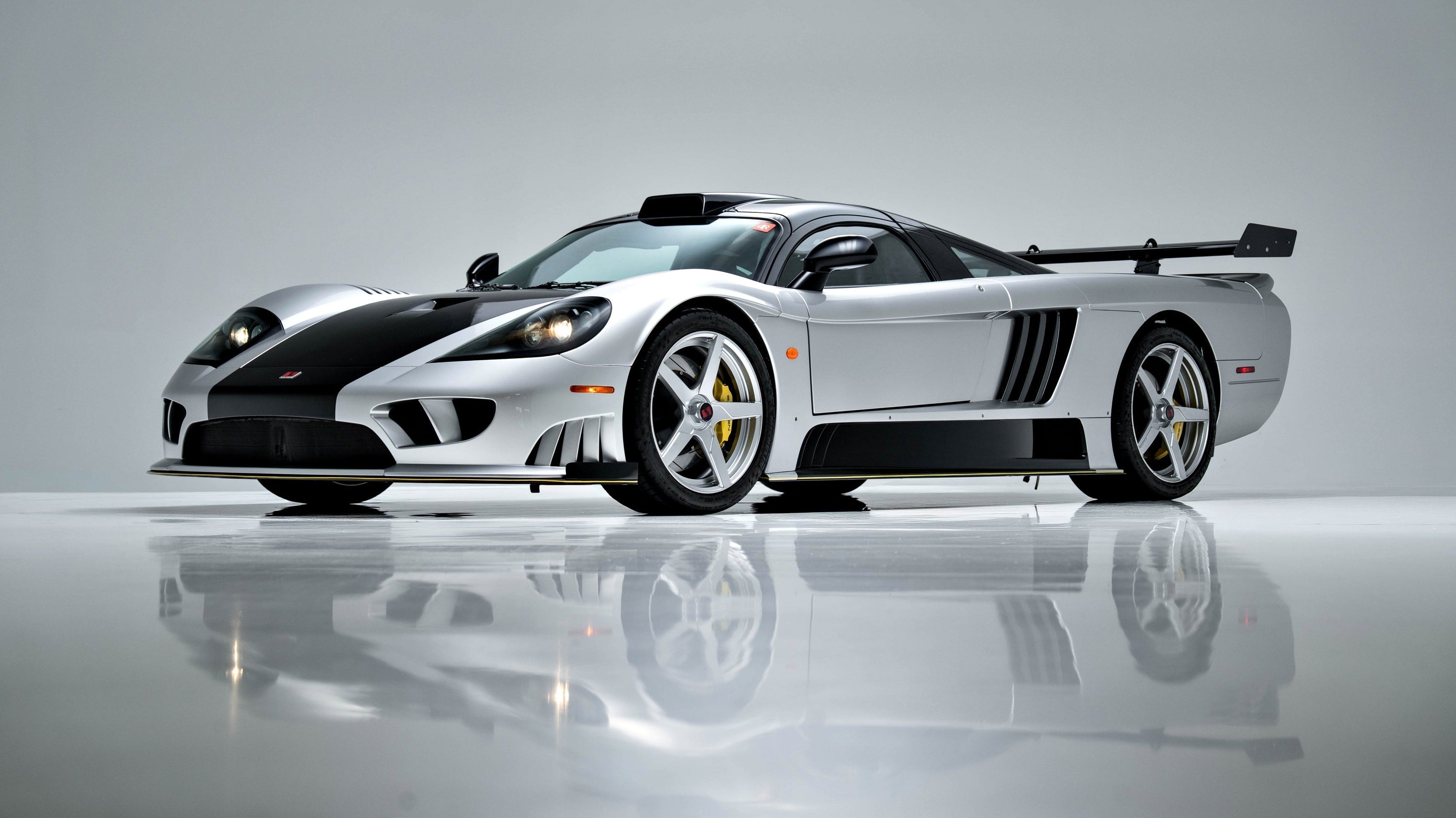 1-of-3: 2007 Saleen S7 LM Debuts on duPont REGISTRY Live