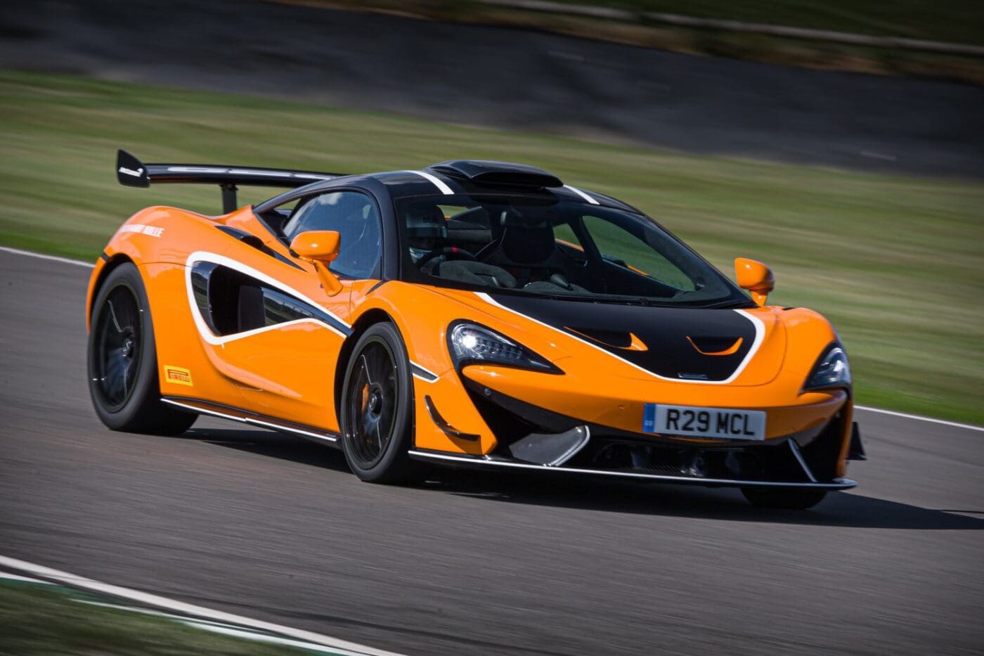 Small-12289-McLaren620R