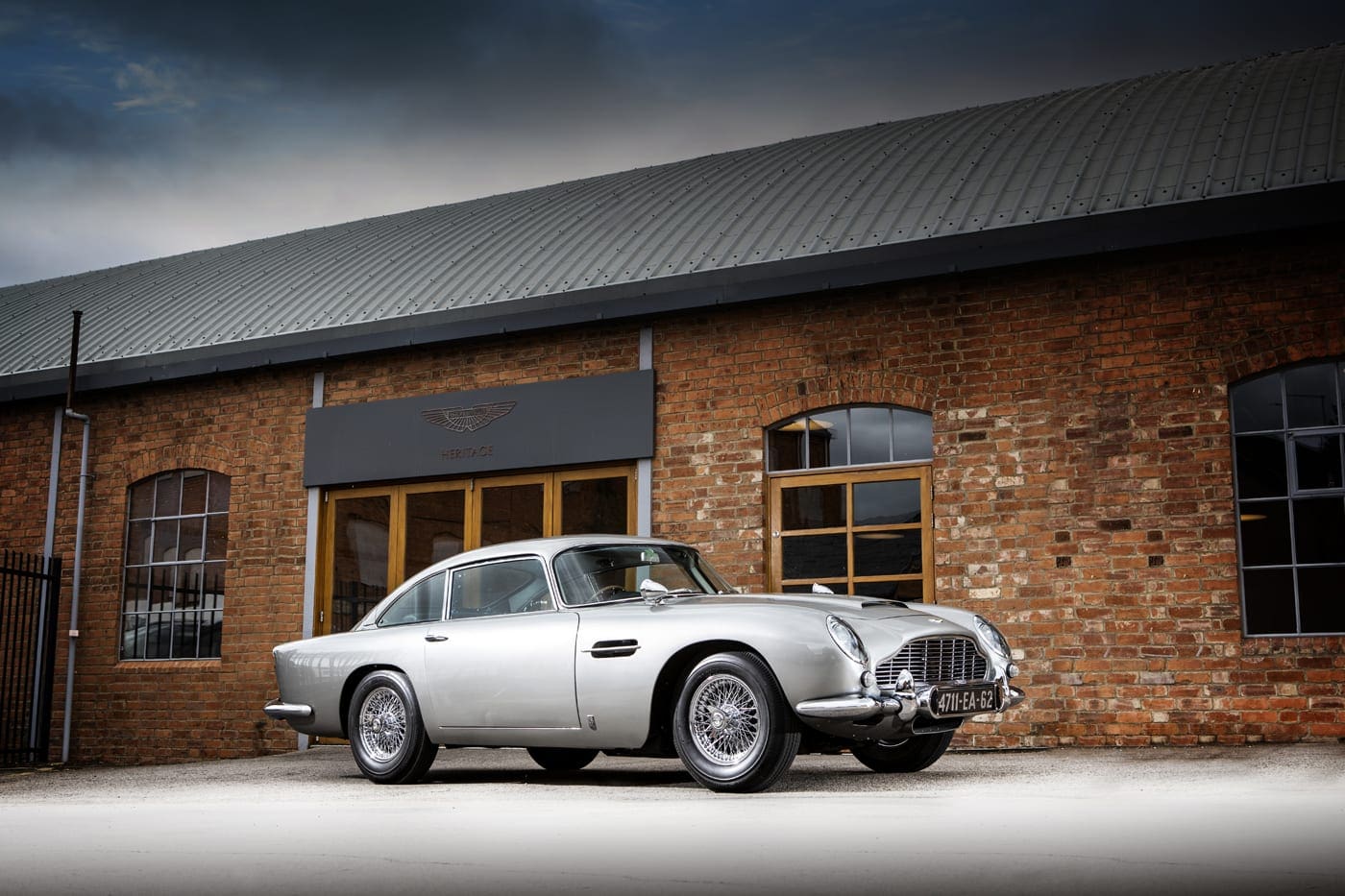 THE-MOST-FAMOUS-CAR-IN-THE-WORLD--RM-SOTHEBY-S-PRESENTS-JAMES-BOND-007-ASTON-MARTIN-DB5_0