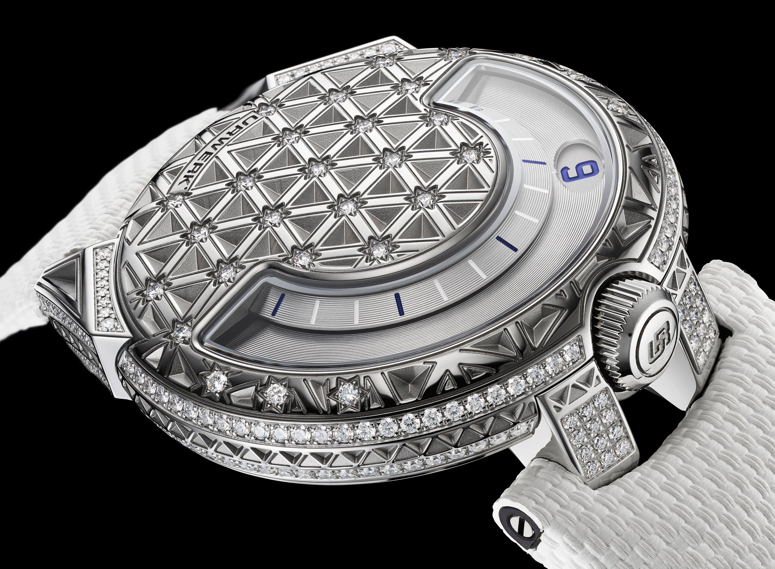 URWERK Debuts the New UR-101 Diamond Sky