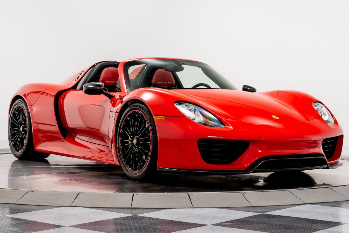 Used-2015-Porsche-918-Spyder-1593715534
