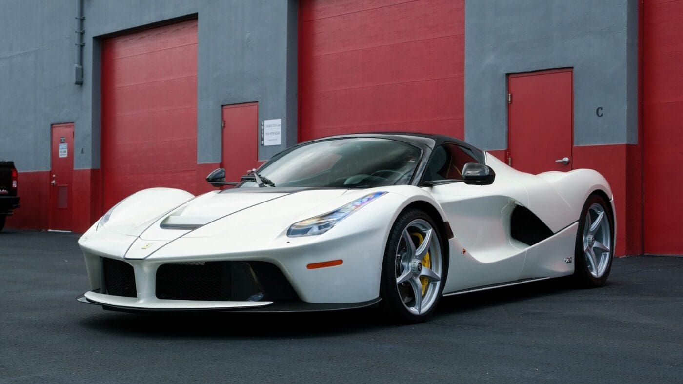 Used-2017-Ferrari-LAFERRARI-APERTA-HYPERCAR-963HP-HY-KERS-CARBON-FIBER-BREMBO-F1-AUTO