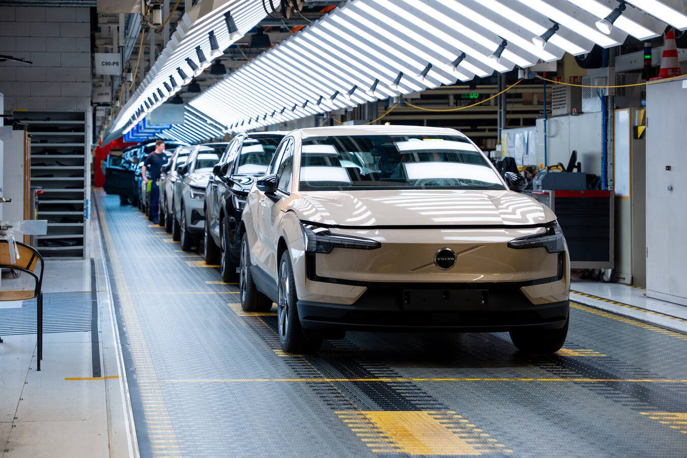 Volvo – duPont REGISTRY News