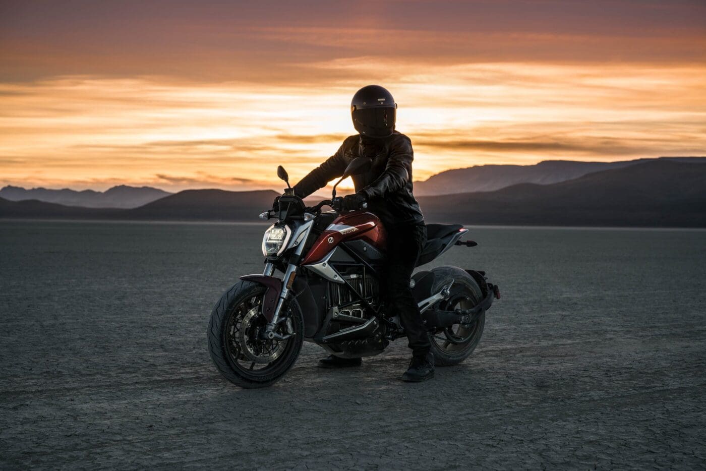 YTYyMjIxMjQtMjM2ZS00Zjc4LTlhNTQtMjRiMzE3MWZiYjM4_e471f061-ef7d-485b-91cc-03c4e16c5553_zeromotorcycles_srf_gallery06_2x