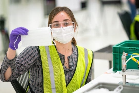 a080a25f-ed52-45d2-a376-cd5f21b95928-GM_Warren_face_mask