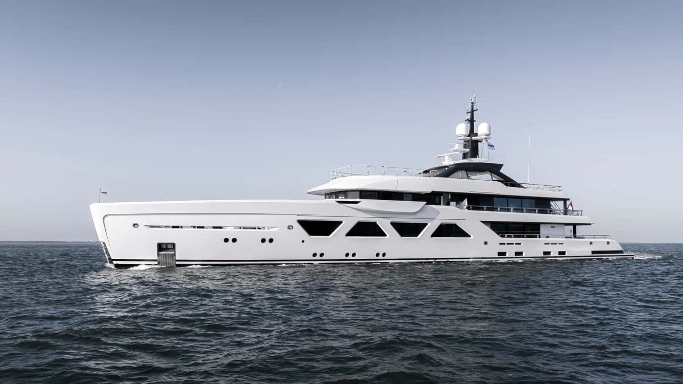 amels 6003 at sea credit damen yachting.jpg