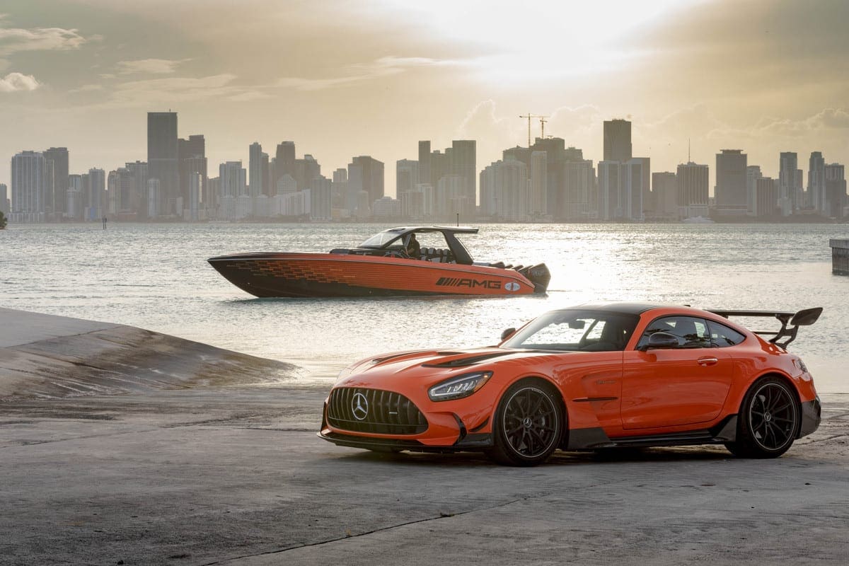 amg cigarette boat 1