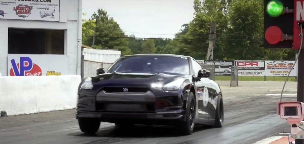 ams-nissan-gtr-073015-feature