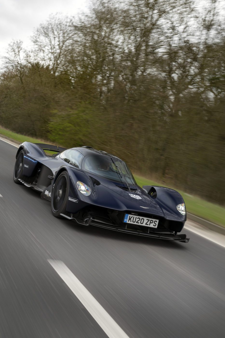 aston-martin-valkyrie-9-jpg.