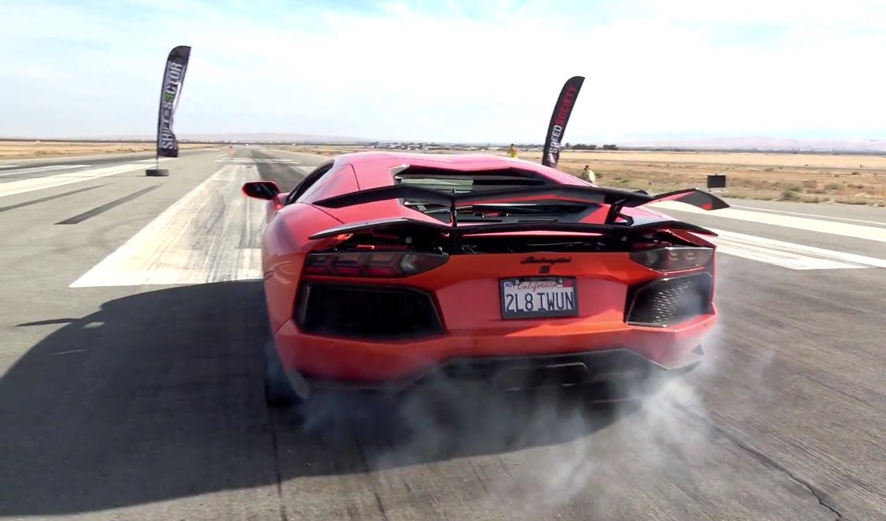 aventador-rear-orange