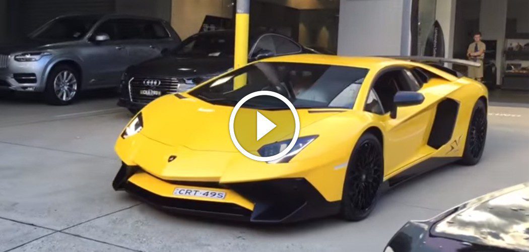 aventador-sv-111315-video